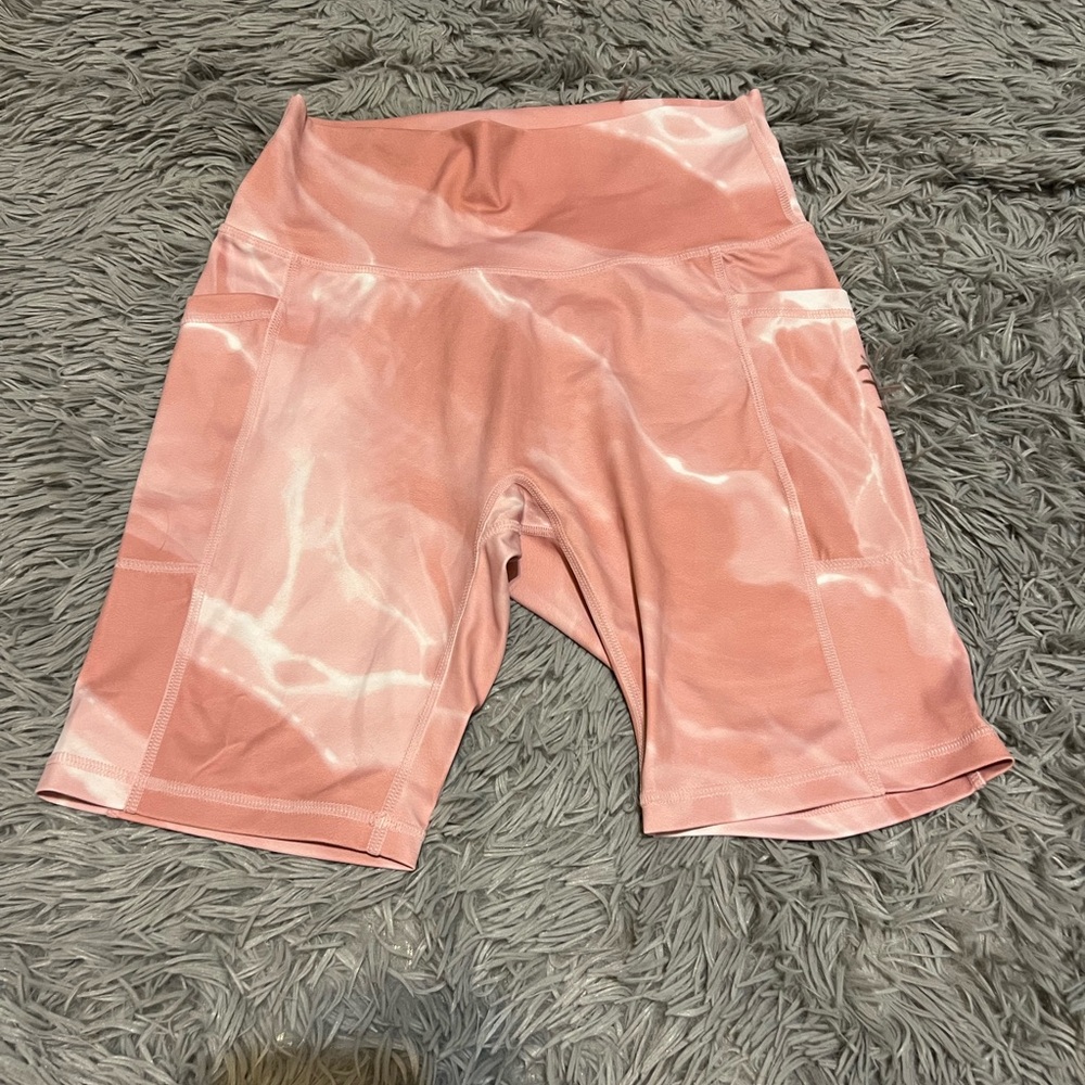 BuffBunny Limitless Pink Quartz bike shorts with pockets size medium